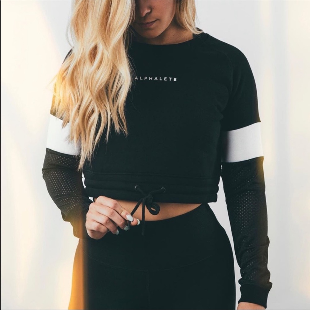 Alphalete crop hoodie